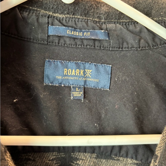 Roark Black Patterned button down - Picture 3 of 3